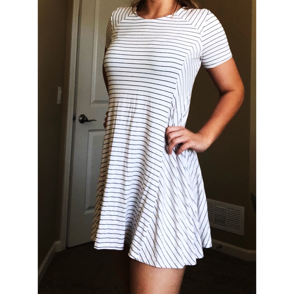 Black and white striped shortsleeve dress